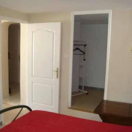 Dans Maison 公寓 *